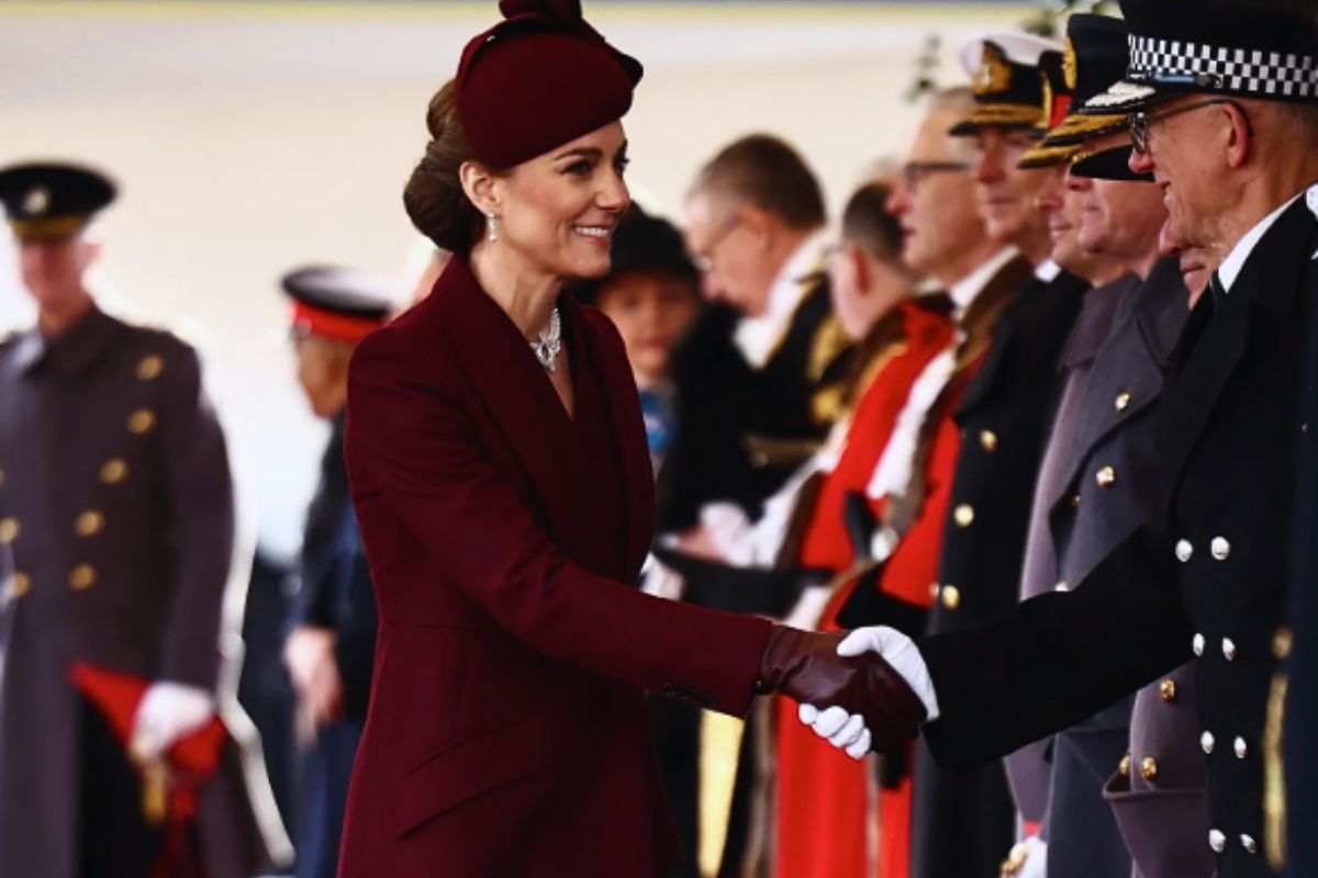 La Principessa Kate Middleton saluta gli ospiti